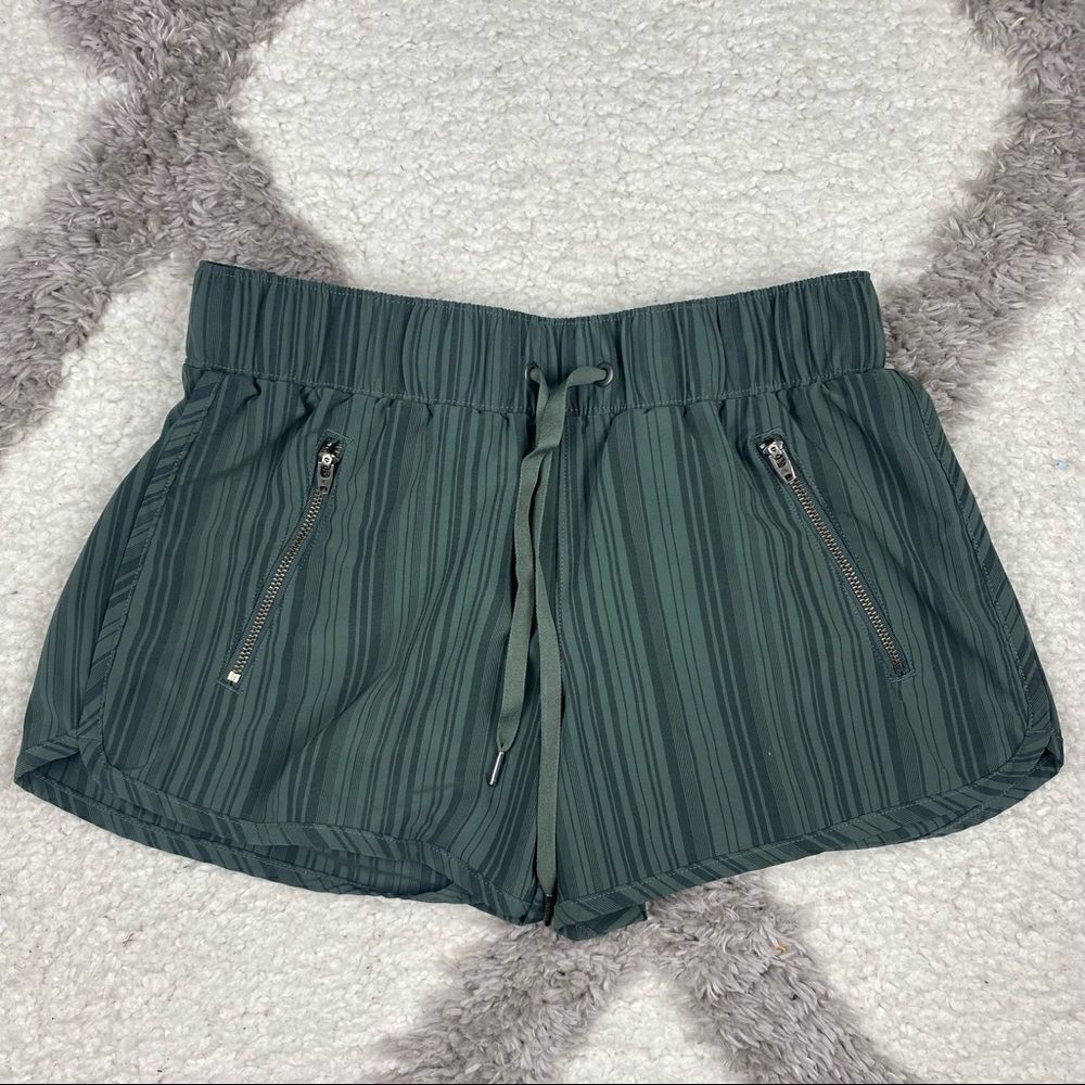 Athleta Sway Shorts View 2